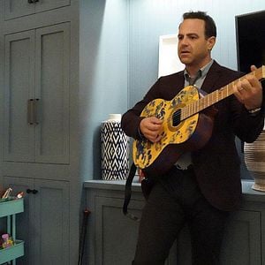 Fotoğraf Paul Adelstein