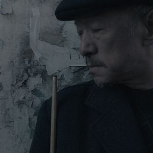 Fotoğraf Öylece Oturan Bir Fil