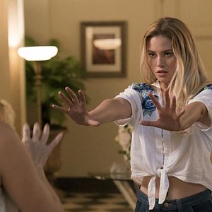 Fotoğraf Virginia Gardner