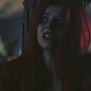 Fotoğraf Uçurum - Asla Arkana Bakma