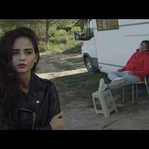 Fotoğraf Uçurum - Asla Arkana Bakma