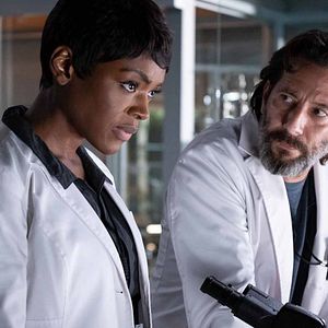 Fotoğraf Henry Ian Cusick