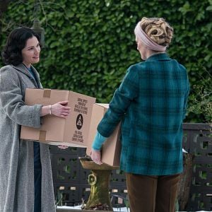 Fotoğraf Laura Mennell