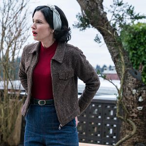 Fotoğraf Laura Mennell