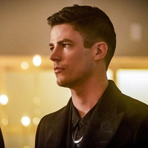 Fotoğraf Grant Gustin