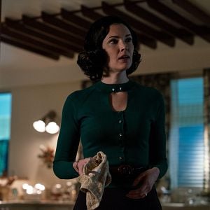 Fotoğraf Laura Mennell