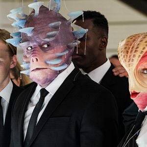 Fotoğraf Siyah Giyen Adamlar: Global Tehdit