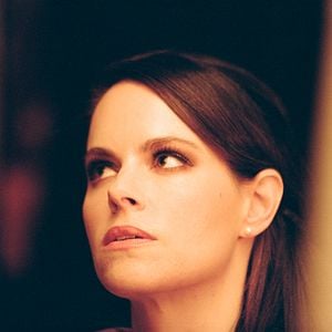 Fotoğraf Emily Hampshire