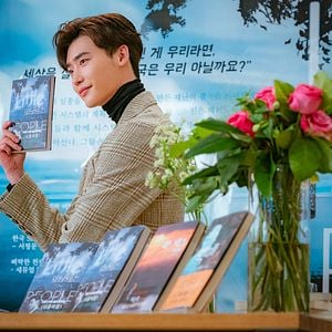 Fotoğraf Romance is a Bonus Book