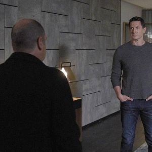 Fotoğraf Sasha Roiz
