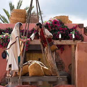 Fotoğraf Naomi Scott