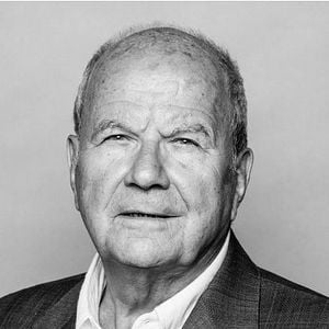 Fotoğraf Marc Ladreit De Lacharrière