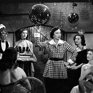 Fotoğraf Googie Withers