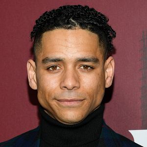 Fotoğraf Charlie Barnett