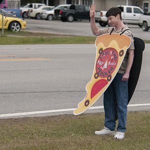 Fotoğraf Calum Worthy