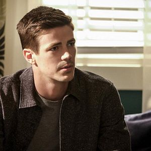 Fotoğraf Grant Gustin