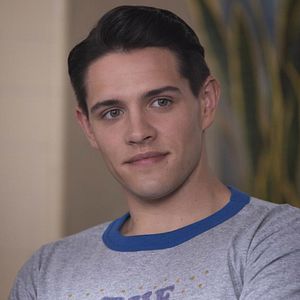 Fotoğraf Casey Cott