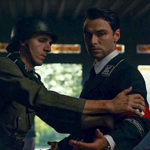 Fotoğraf The Man Who Killed Hitler and Then The Bigfoot