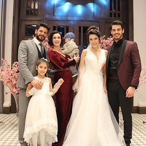 Fotoğraf Kim Daha Mutlu