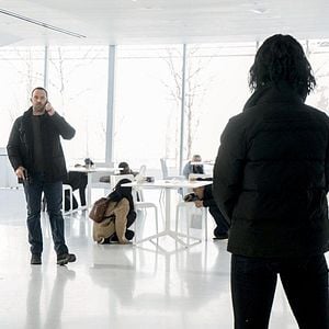 Fotoğraf Sullivan Stapleton