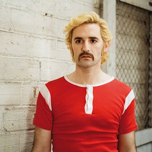 Fotoğraf Un Couteau Dans le Coeur