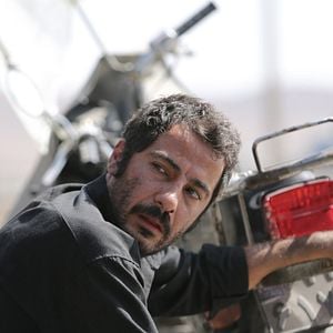 Fotoğraf Bedoune Tarikh, Bedoune Emza