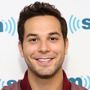 Fotoğraf Skylar Astin