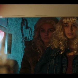 Fotoğraf Stray Dolls