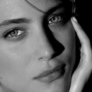 Fotoğraf Nora Arnezeder