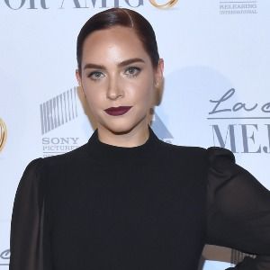 Fotoğraf Minnie West