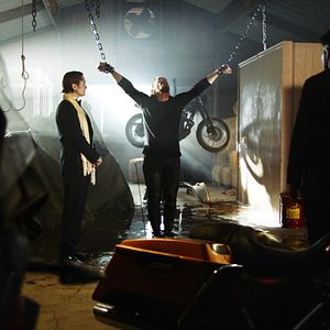 Fotoğraf Shadow Wolves - Evil Can't Hide In The Dark