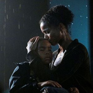 Fotoğraf Raising Dion