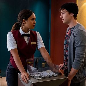 Fotoğraf Miles Heizer