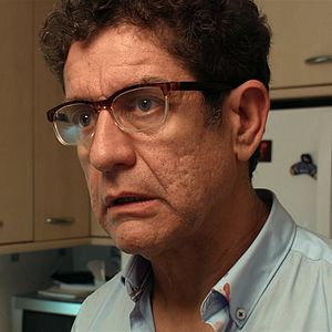 Fotoğraf Bajo La Rosa