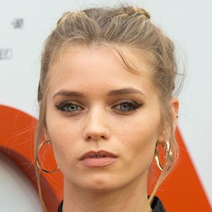 Fotoğraf Abbey Lee
