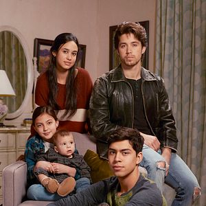 Fotoğraf Party of Five