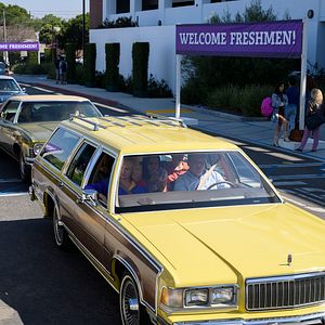 Fotoğraf Hayley Orrantia