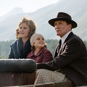 Fotoğraf Als Hitler das rosa Kaninchen stahl