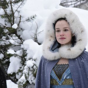 Fotoğraf Emilia Schüle