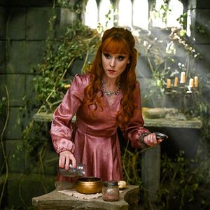 Fotoğraf Ruth Connell