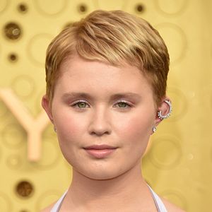 Fotoğraf Eliza Scanlen