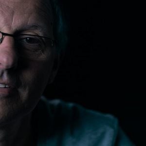 Fotoğraf Tell Me Who I Am