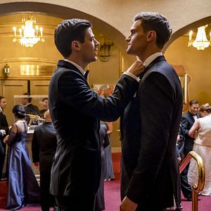 Fotoğraf Grant Gustin