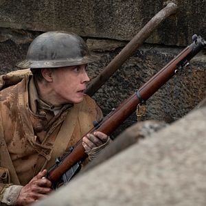 Fotoğraf George MacKay