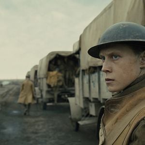 Fotoğraf George MacKay