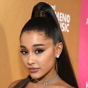 Fotoğraf Ariana Grande