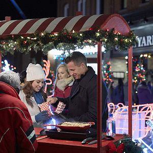 Fotoğraf Pride, Prejudice, and Mistletoe