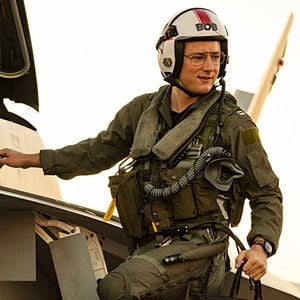 Fotoğraf Lewis Pullman