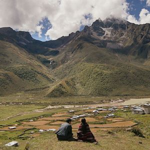 Fotoğraf Lunana: A Yak in the Classroom