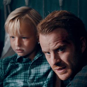 Fotoğraf Robert Kazinsky